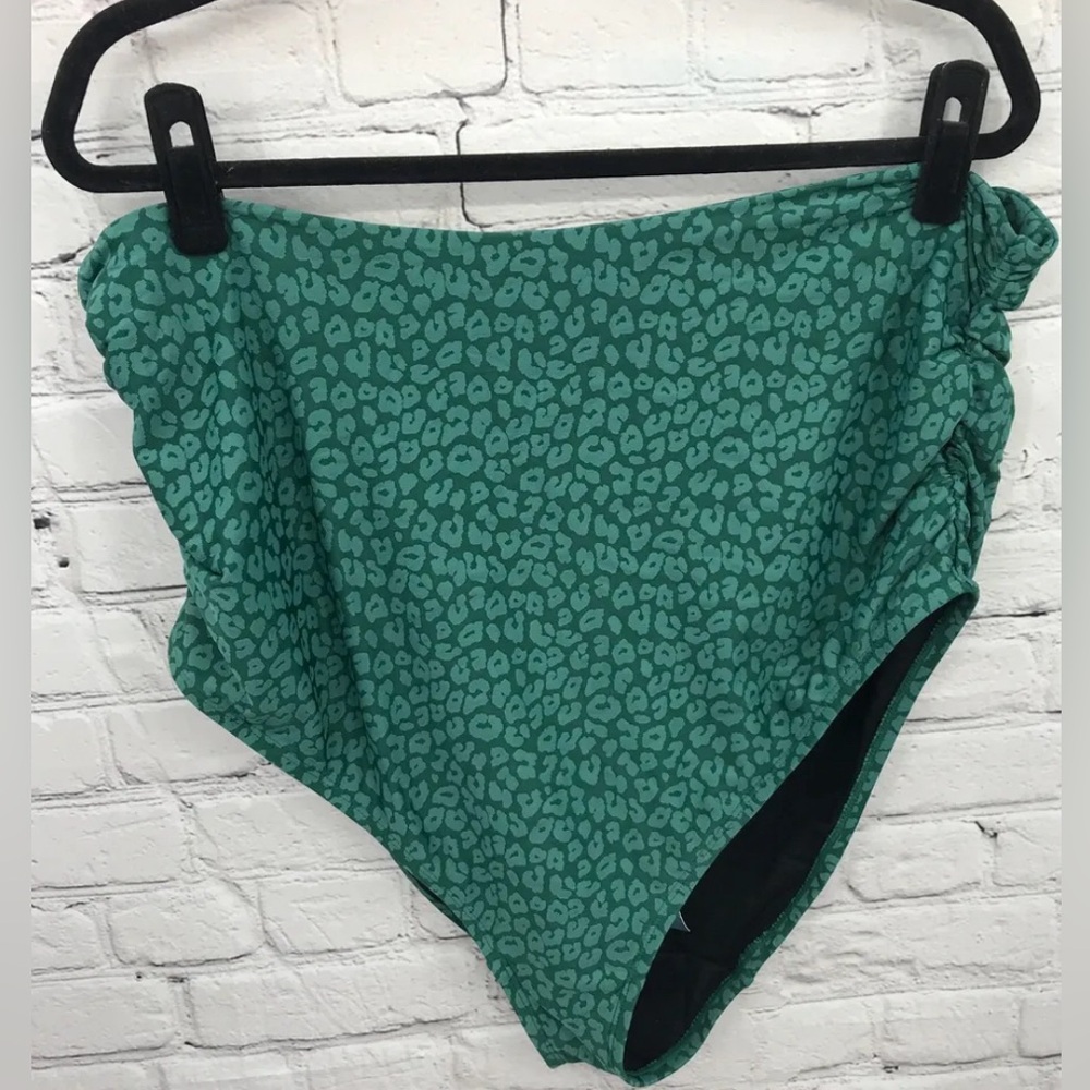 ☀️NWT- Cacique Lane Bryant Swim Bottoms☀️